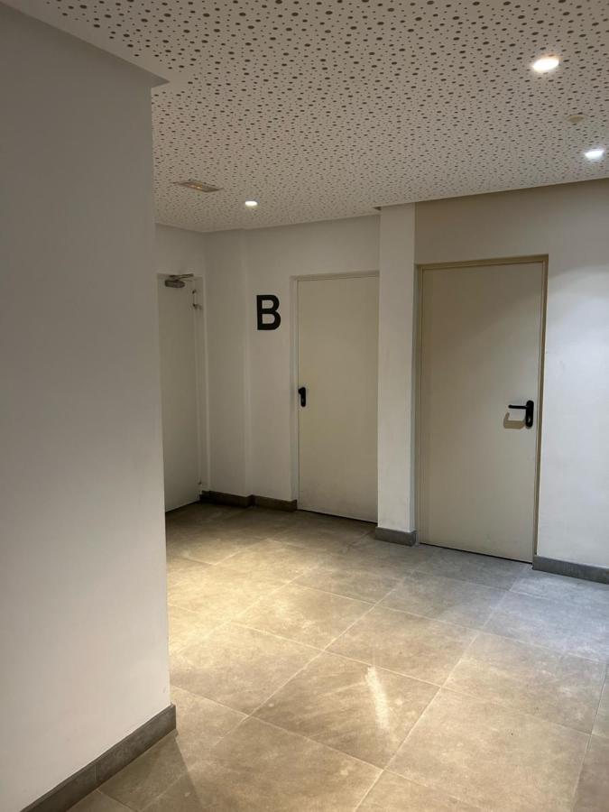 Lujoso Hogar Cerca Del Casco Antiguo De La Ciudad Apartment Valencia Luaran gambar