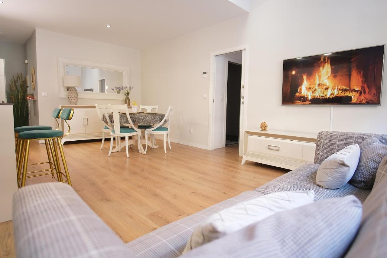 Lujoso Hogar Cerca Del Casco Antiguo De La Ciudad Apartment Valencia Luaran gambar